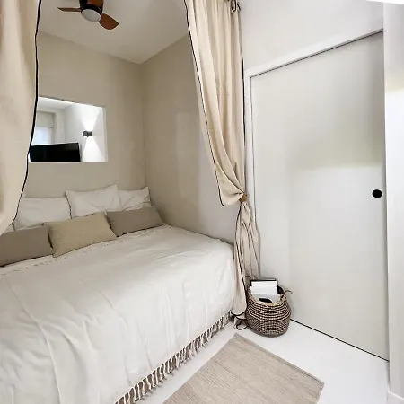 Superb Apartment Palais Royal Louvre Museum Free Netflix-2